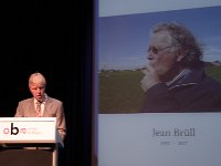 IMGP3201-2  Hans van Velzen memoreert het overlijden van erelid Jean Brüll